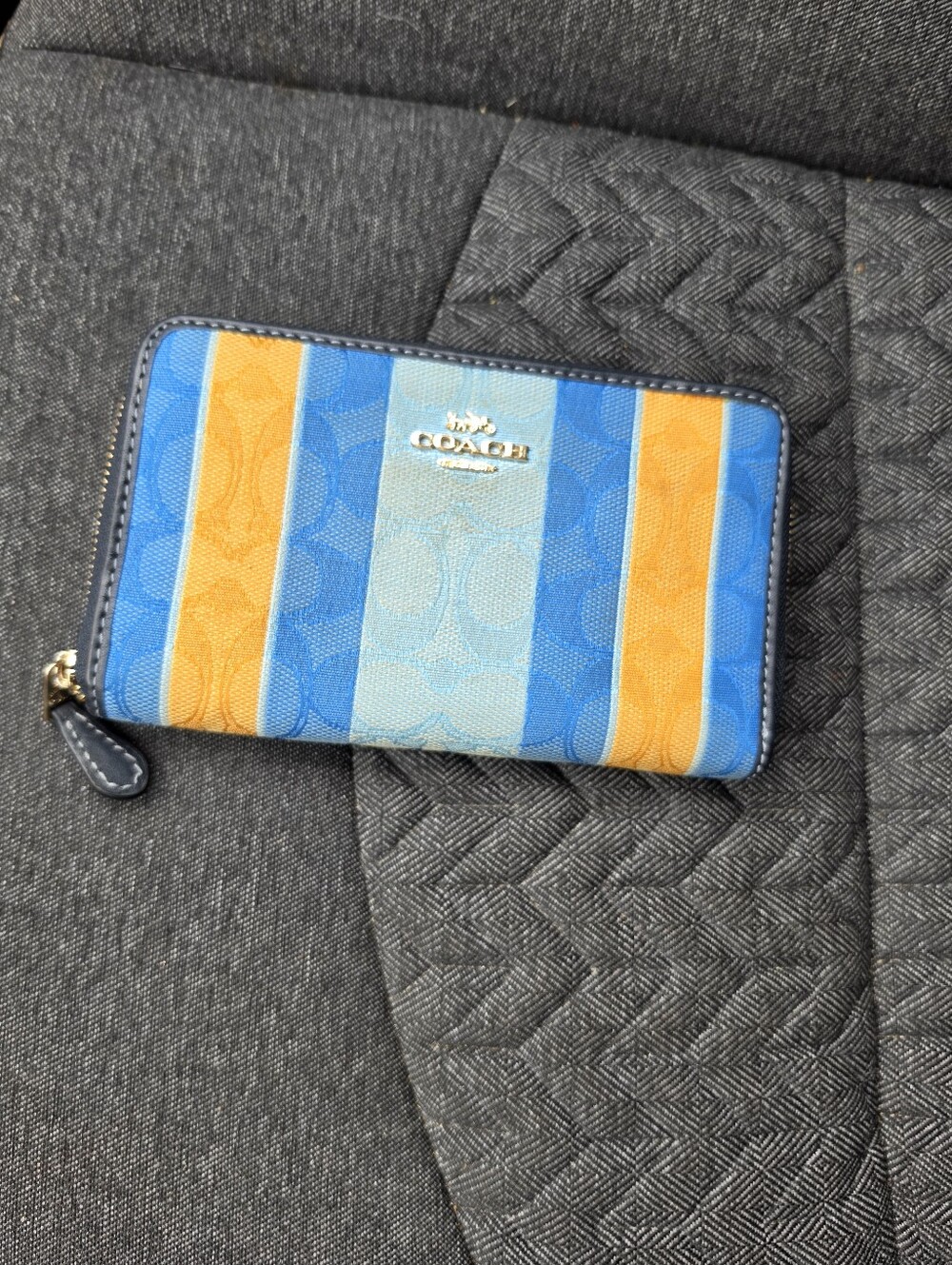 Coach Medium Zip Around Wallet Signature Jacquard  Monogram Y2k Canvas